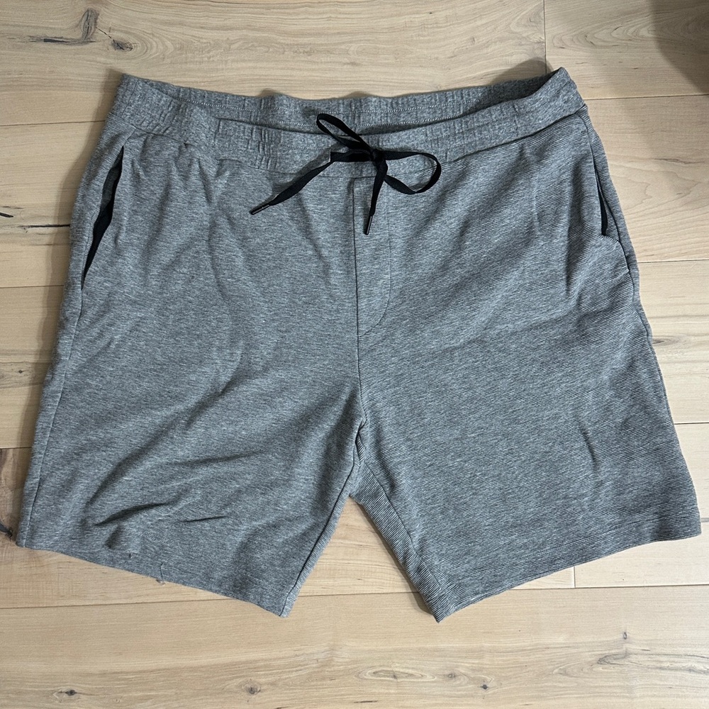 Theory Men’s Essential Sweatshorts in Gray (XXL)